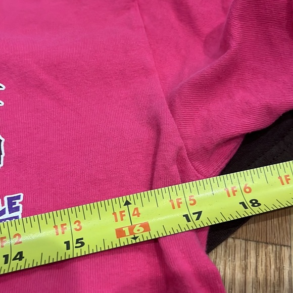 Bundle of two pineapple Willy’s T-shirts. - Picture 6 of 11